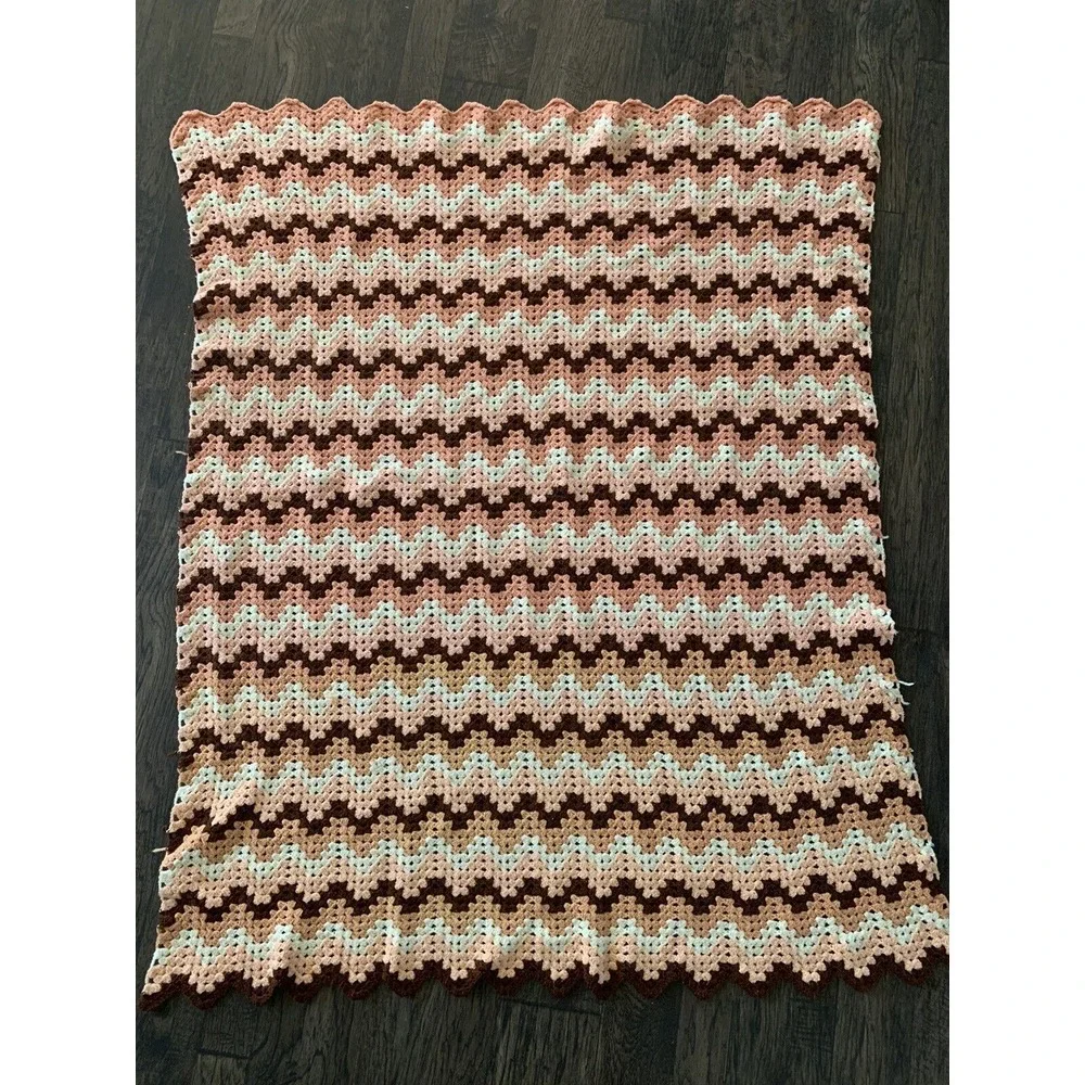 Vintage HANDMADE CROCHETED AFGAN 70